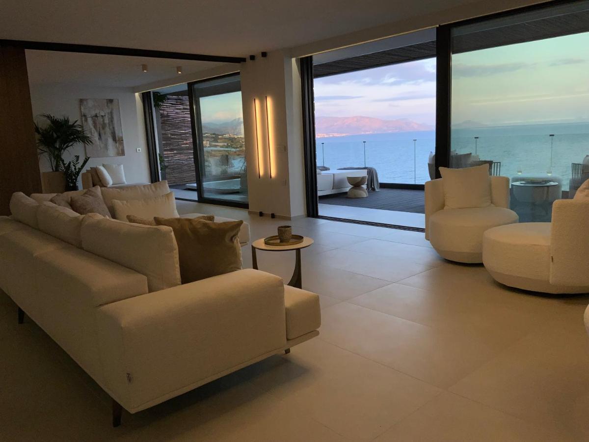 Mystique Luxury Suite Achlia المظهر الخارجي الصورة